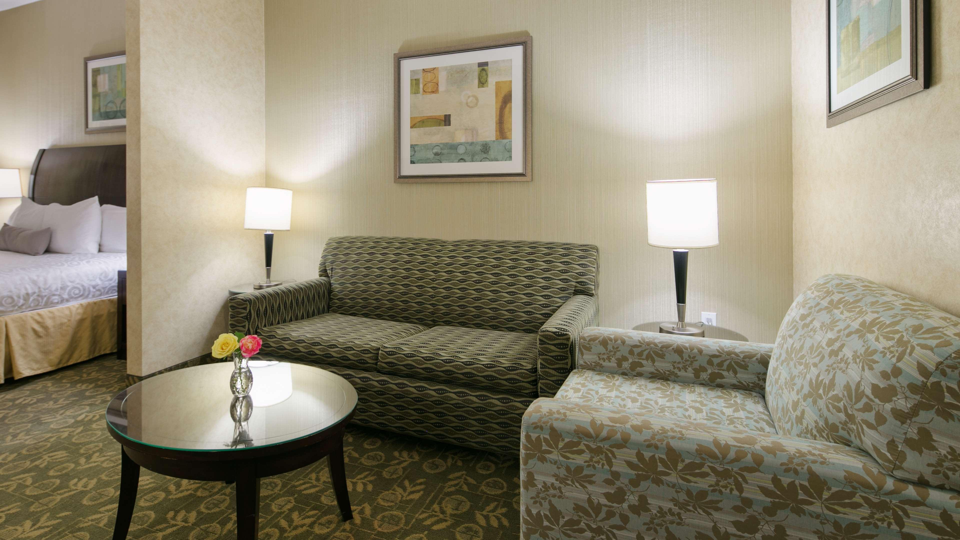Western Inn&suites