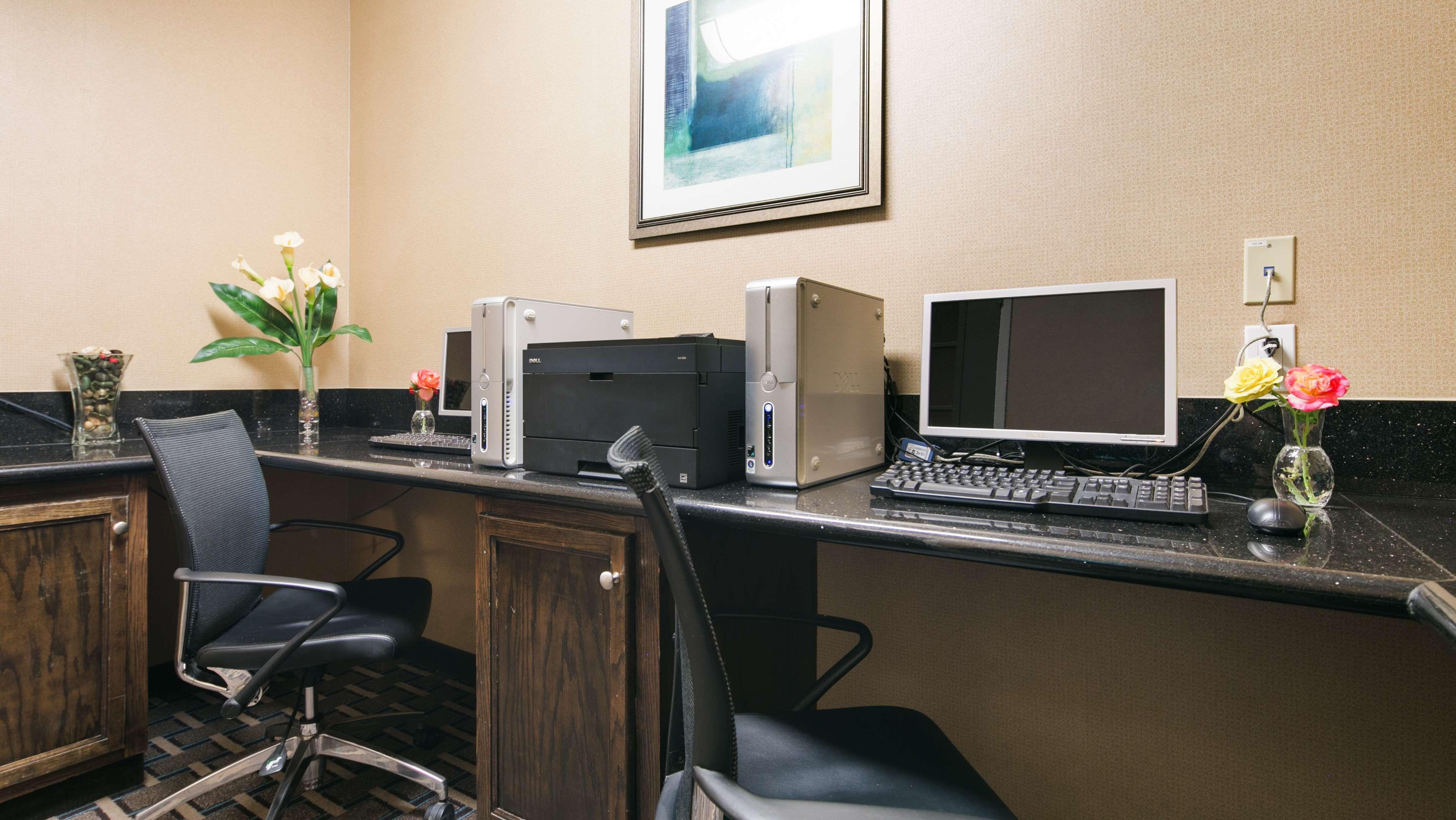 Western Inn&suites