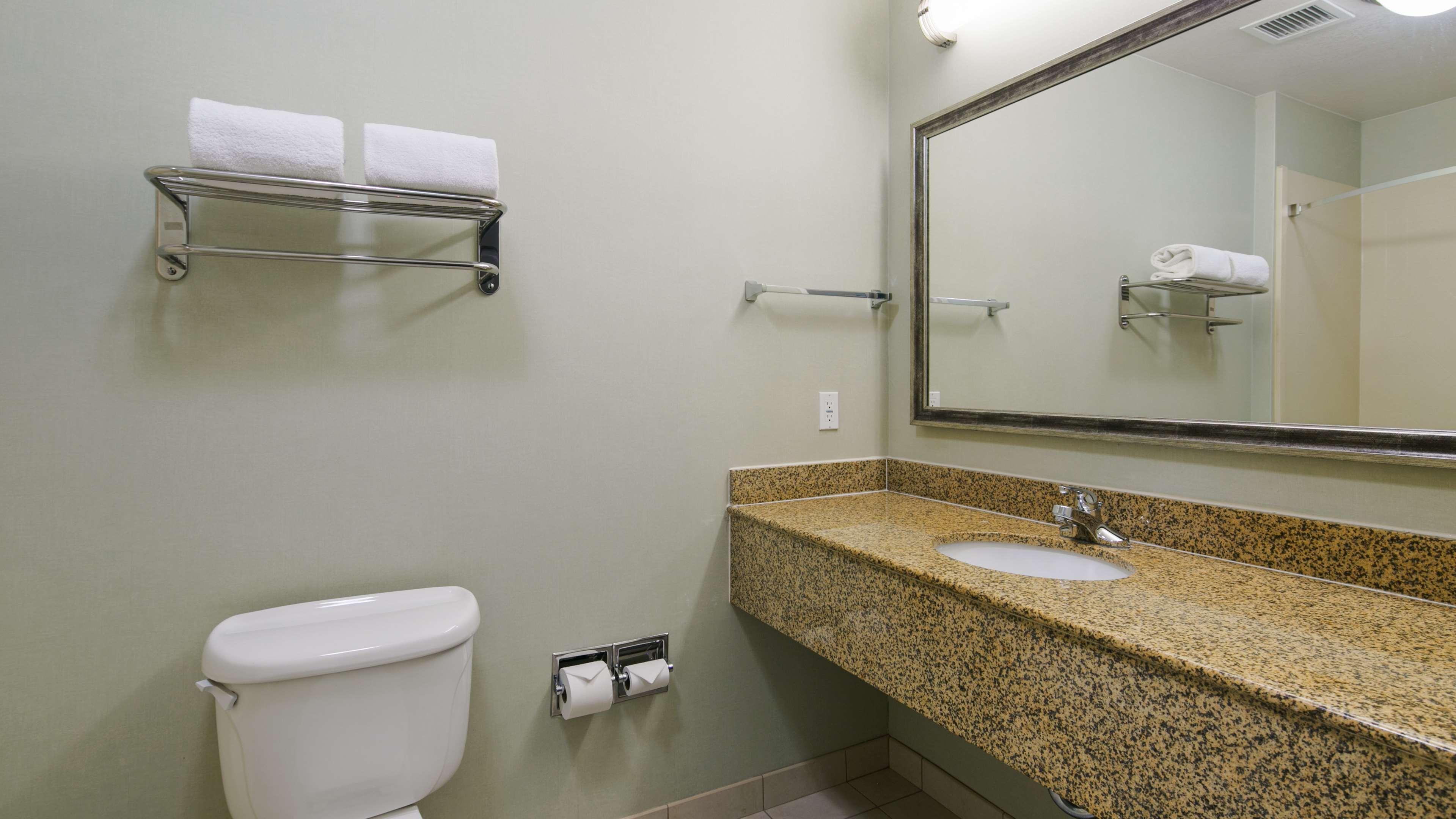 Western Inn&suites Wasco